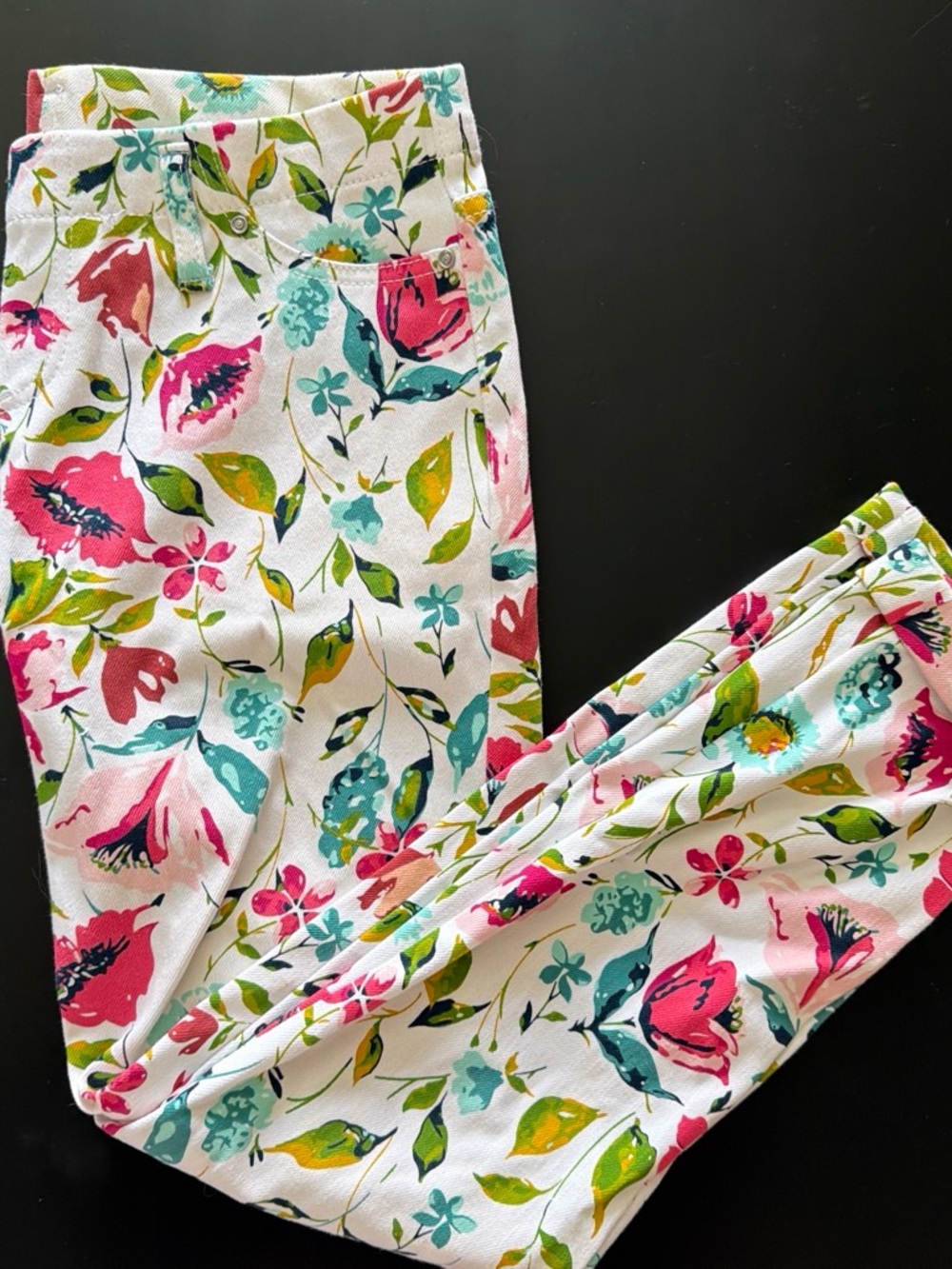 Time and Tru White Floral Capri Pants with Pink & Teal Blooms